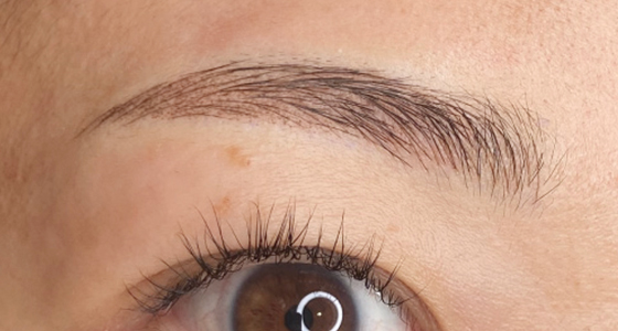 アーチ眉の説明画像